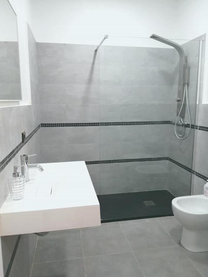 Appartamento Nuovo A 1 Minuto Dal Porto Livorno Ngoại thất bức ảnh